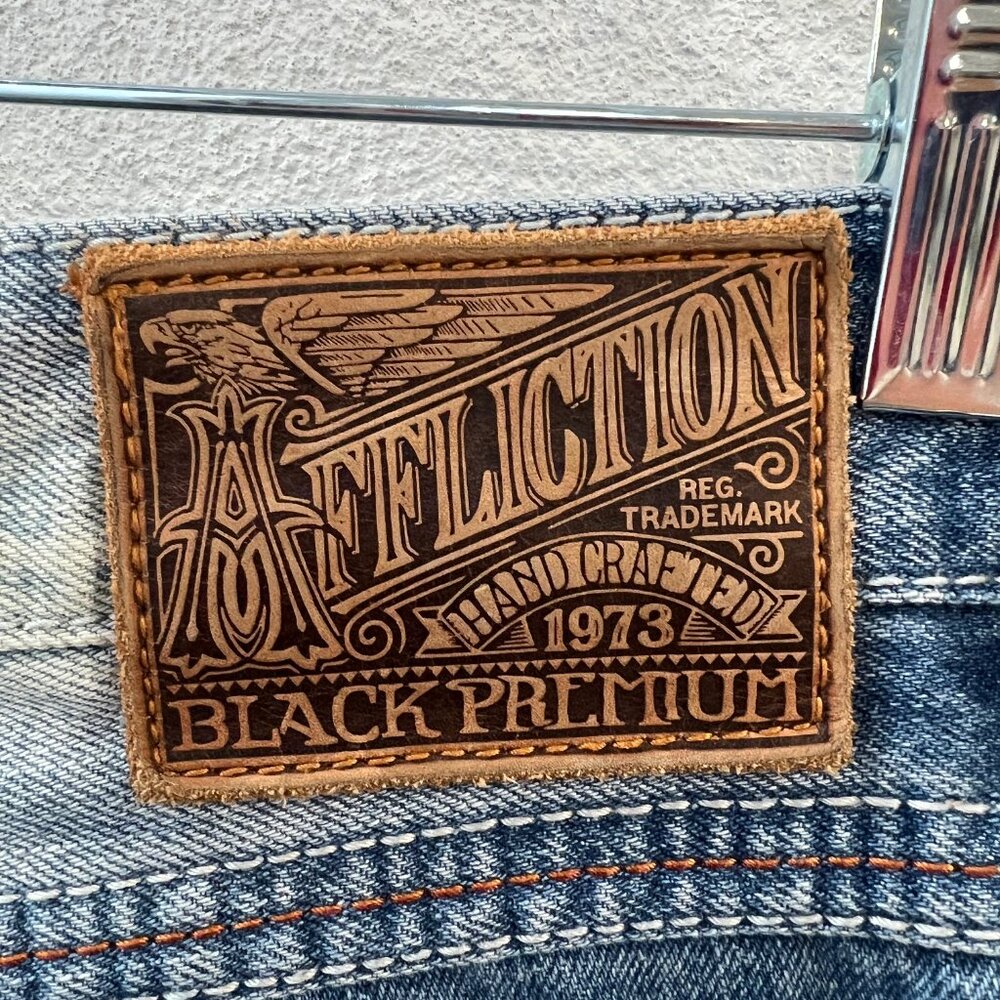 Affliction Men's Blake Distressed Jeans Sz: 35 - Picture 4 of 9